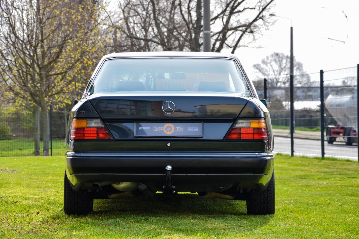 Mercedes Benz W124 200E Heck