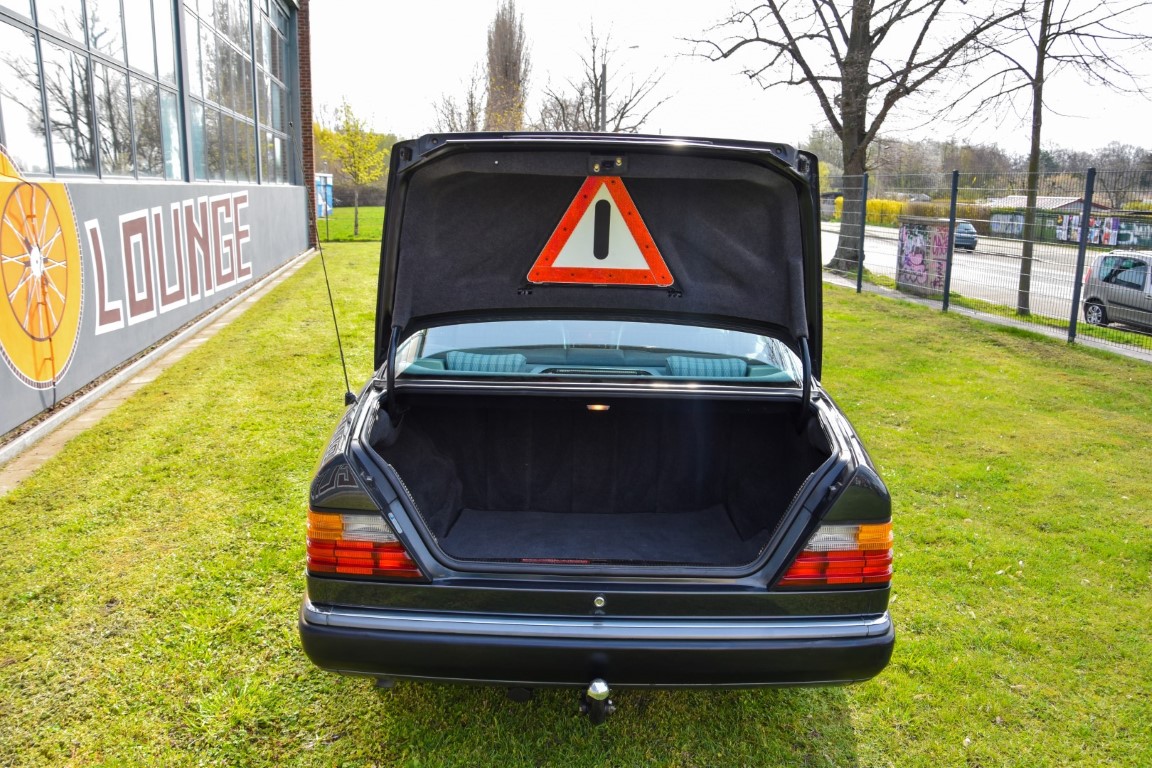 Mercedes Benz W124 200E Kofferraum