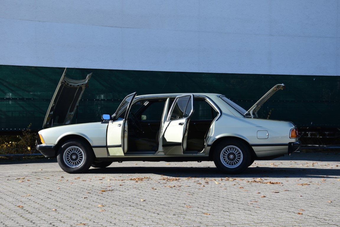 BMW 728i offene Türe