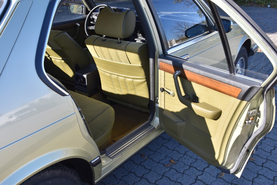 BMW 728i offene Tür