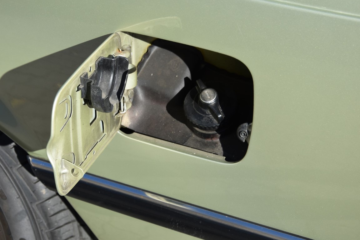 BMW 728i Tankeinfüllstutzen