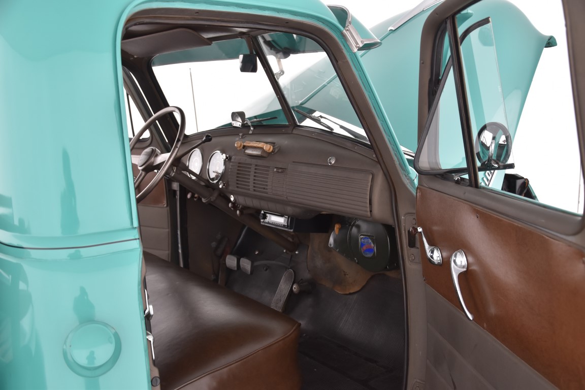 Chevrolet 3100 Beifahrerinnenraum