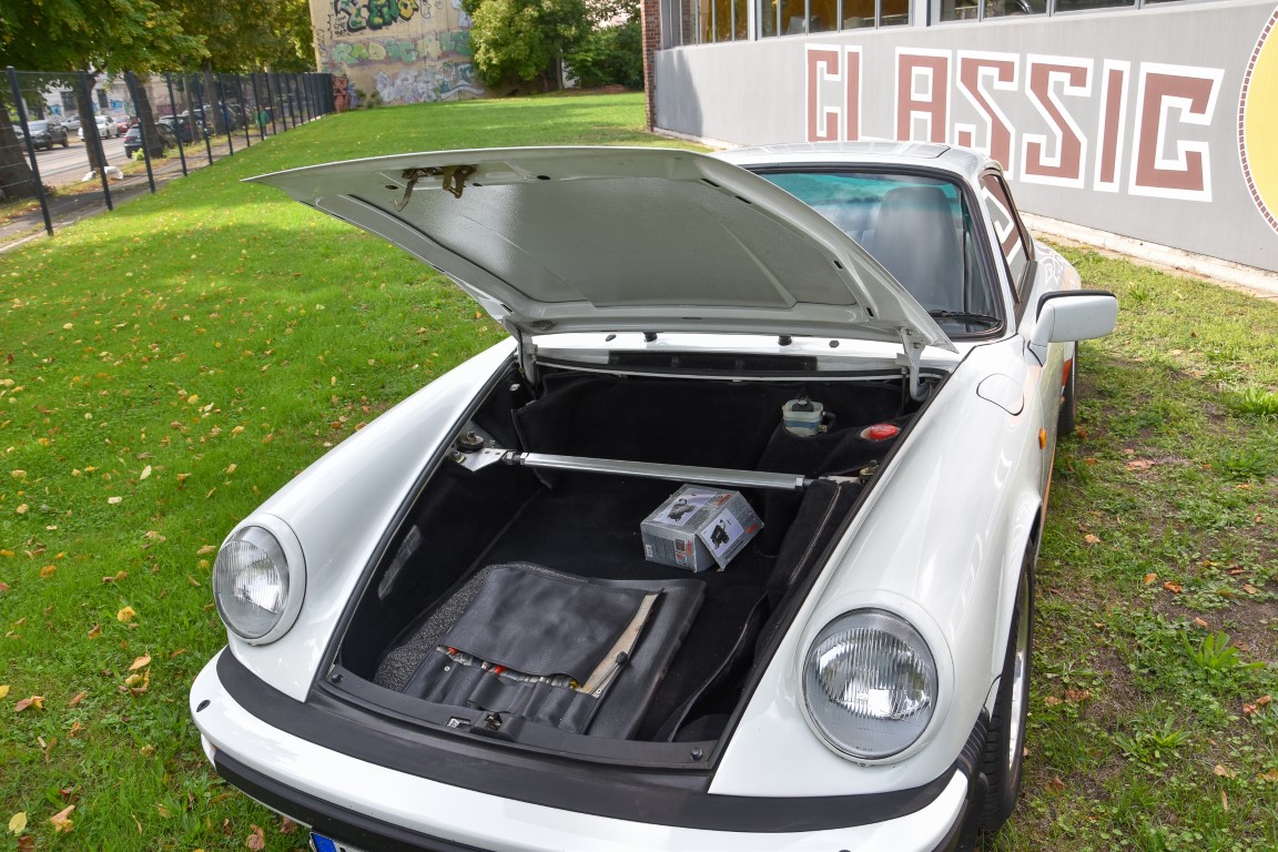 Porsche 911 Carrera 3.2 Kofferraum
