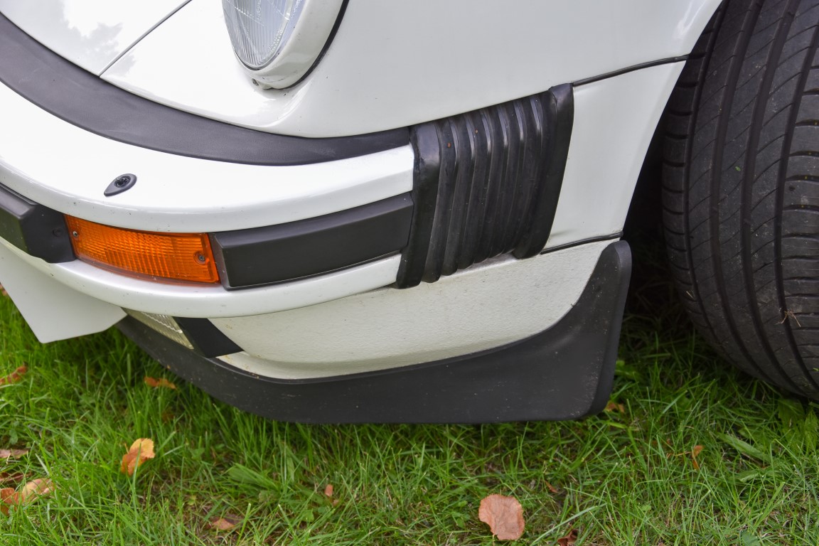 Porsche 911 Carrera 3.2 Frontstoßstange vorne links