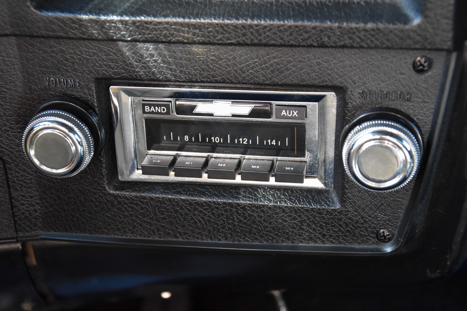 Chevrolet AUX Radio