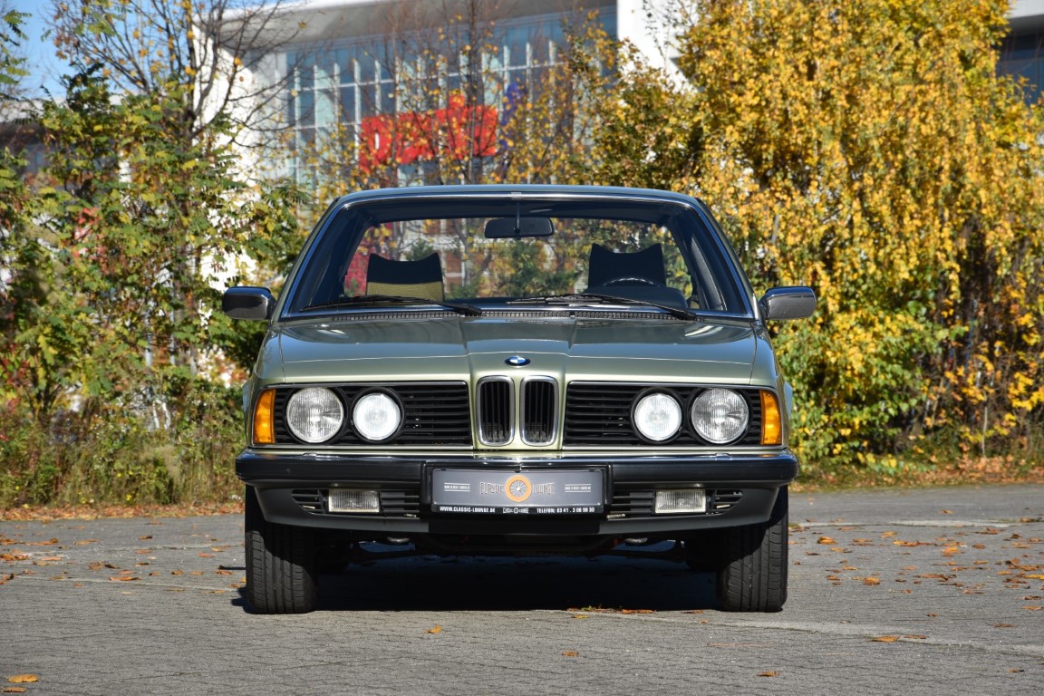 BMW 728i Front