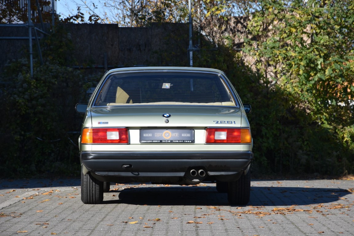 BMW 728i Heck