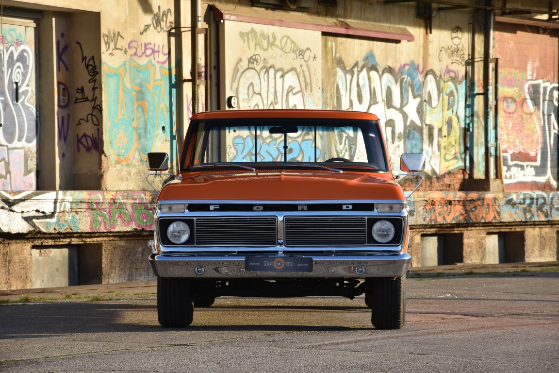 Ford F100 Front